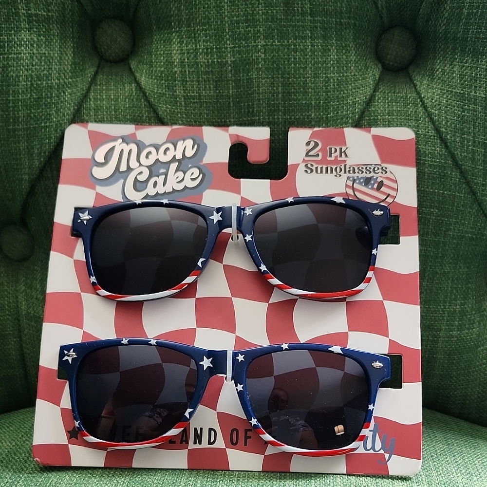 Moon Cake Patriotic Sunglasses Set